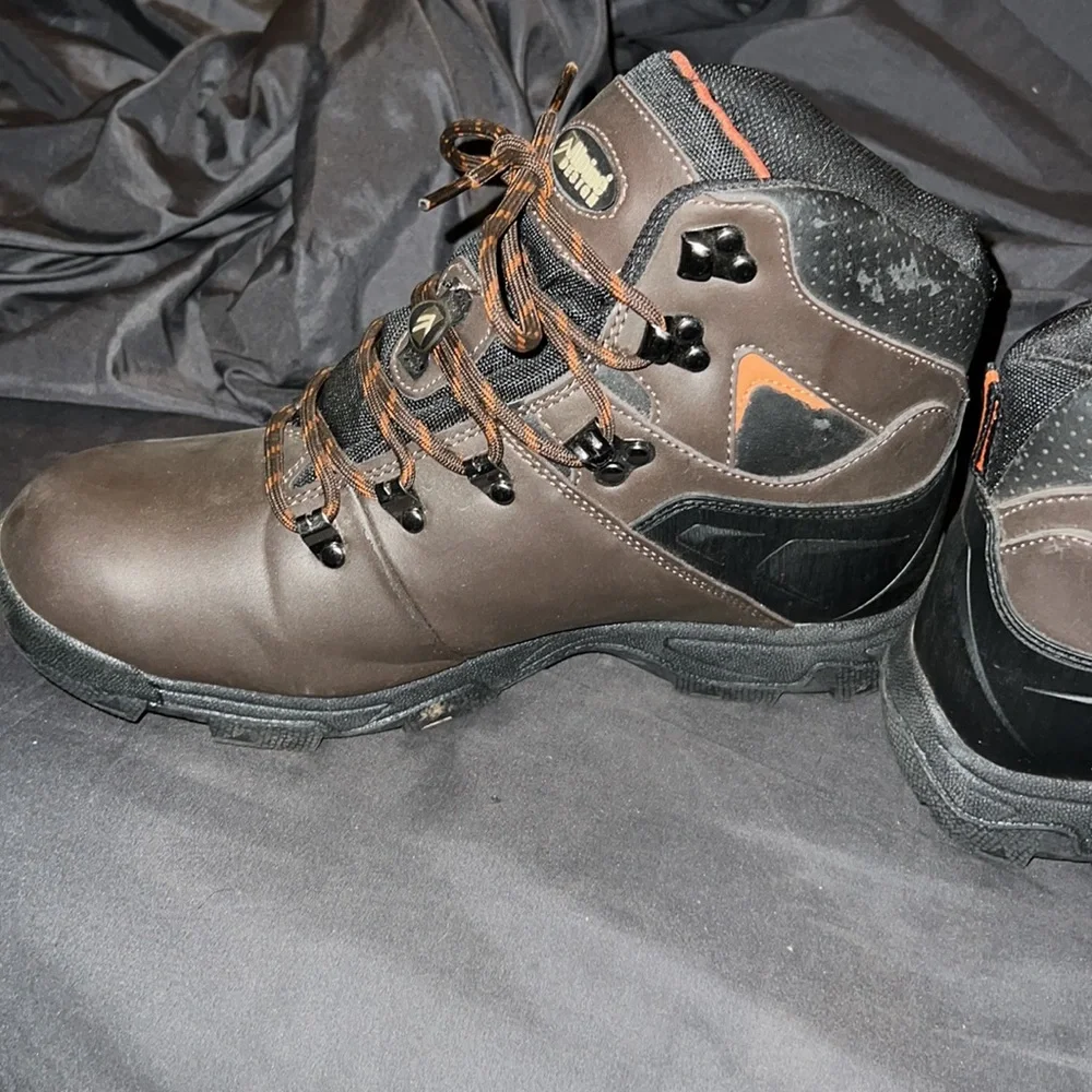 Alpine design boots - Picture 3 of 4
